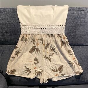 New! Streetwear Society Floral Print Women's romper. Strapless. Peep waist.